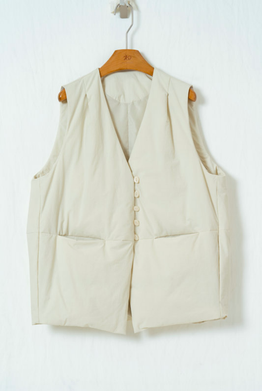 Vネックダウンベスト