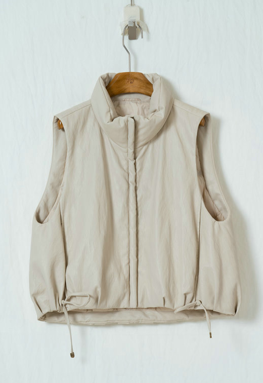 フェイクレザーダウンベスト