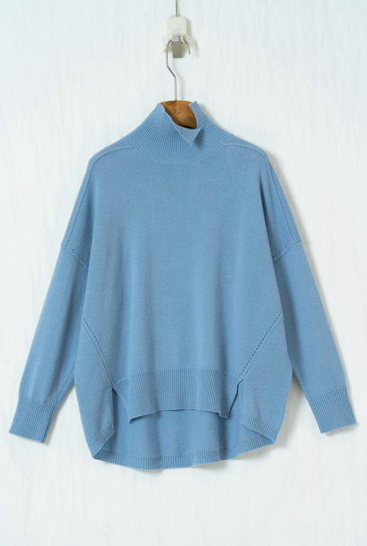 ハイネックアシンメトリーニット