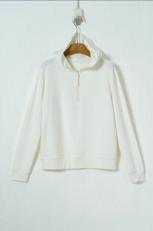 フード付きトップス