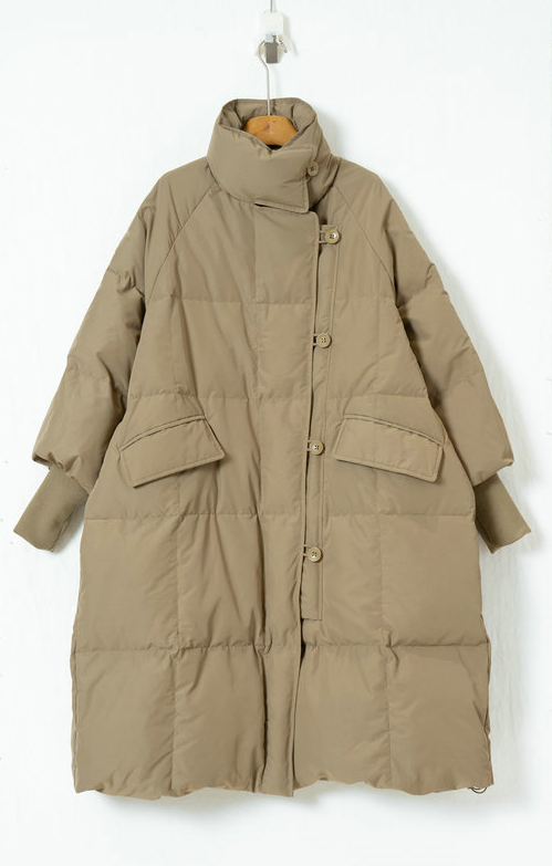 スタンドカラーダウンコート