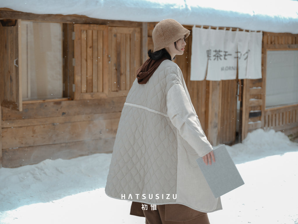 フード付きニットトップス