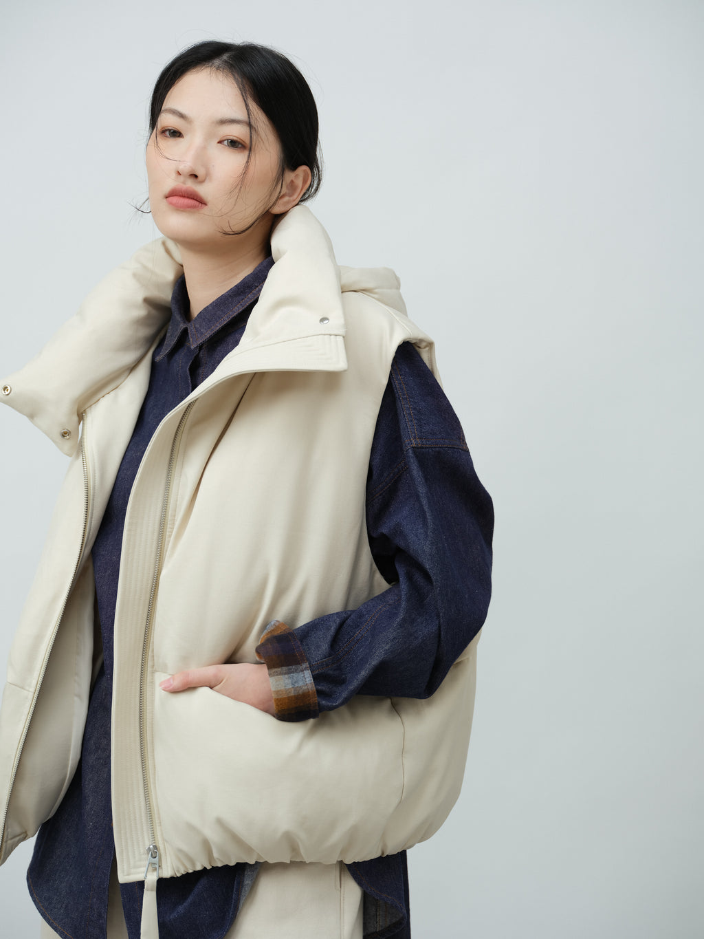 カジュアルフードダウンベスト