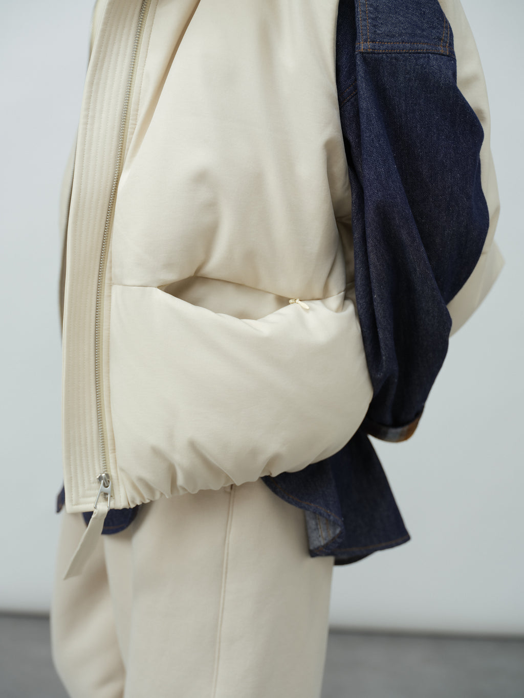 カジュアルフードダウンベスト