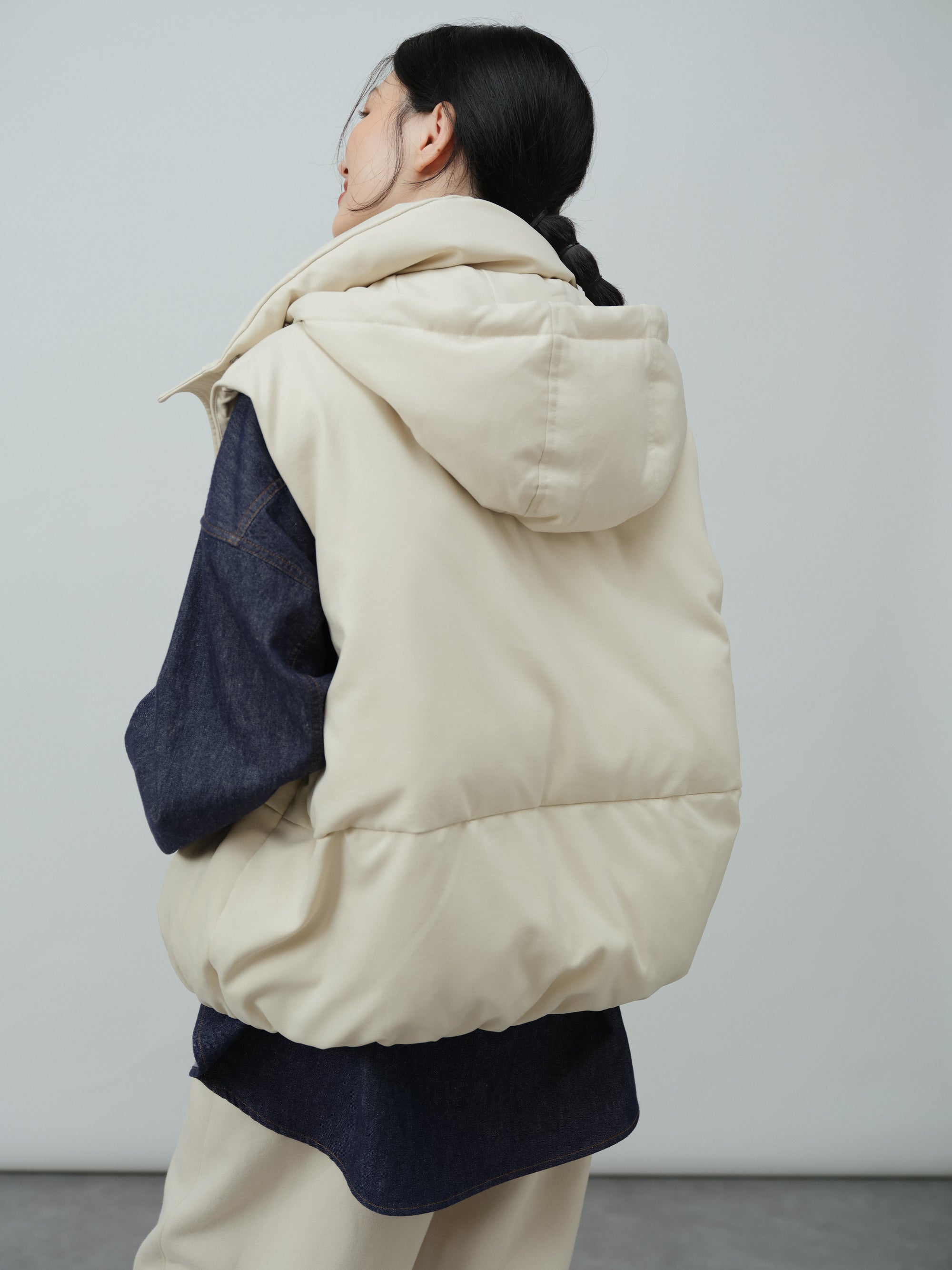 カジュアルフードダウンベスト