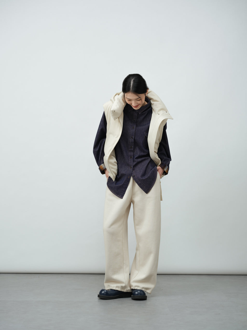 カジュアルフードダウンベスト