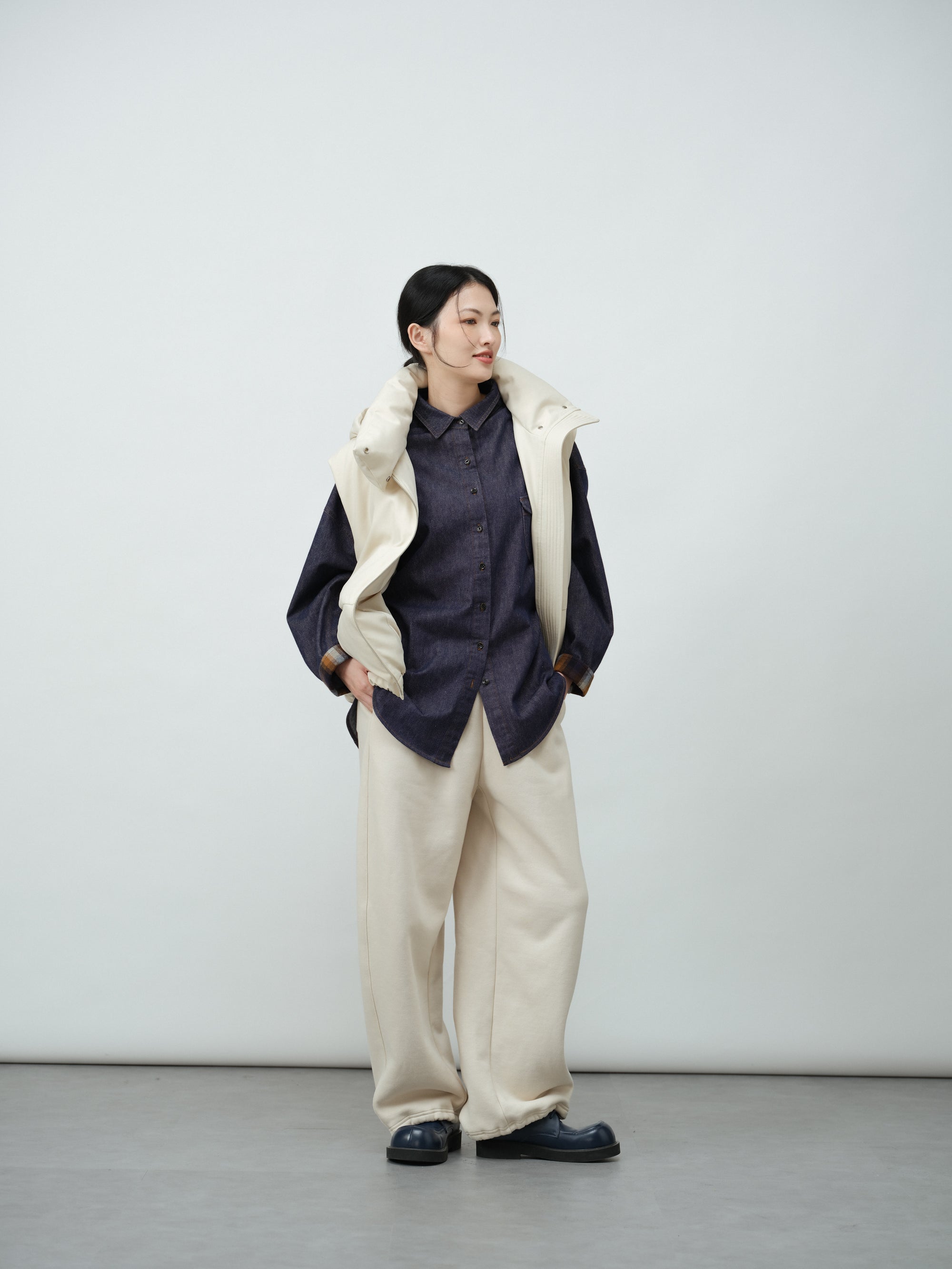 カジュアルデニムシャツ