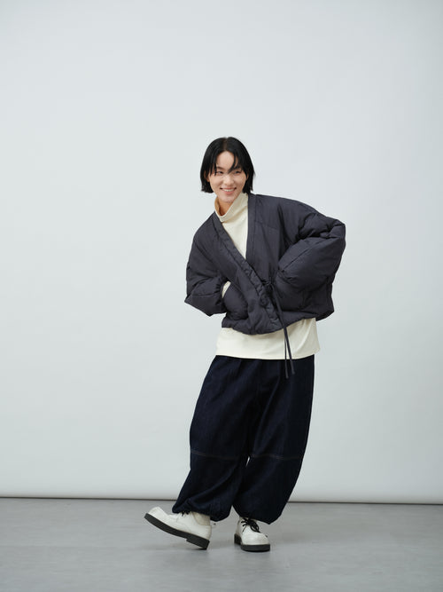 Vネックショート中綿ジャケット