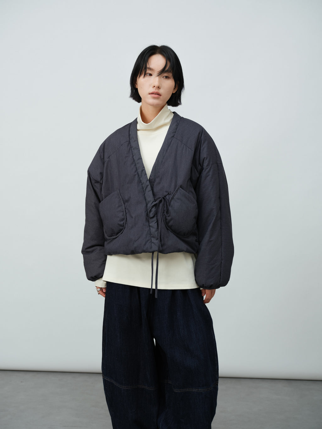 Vネックショート中綿ジャケット