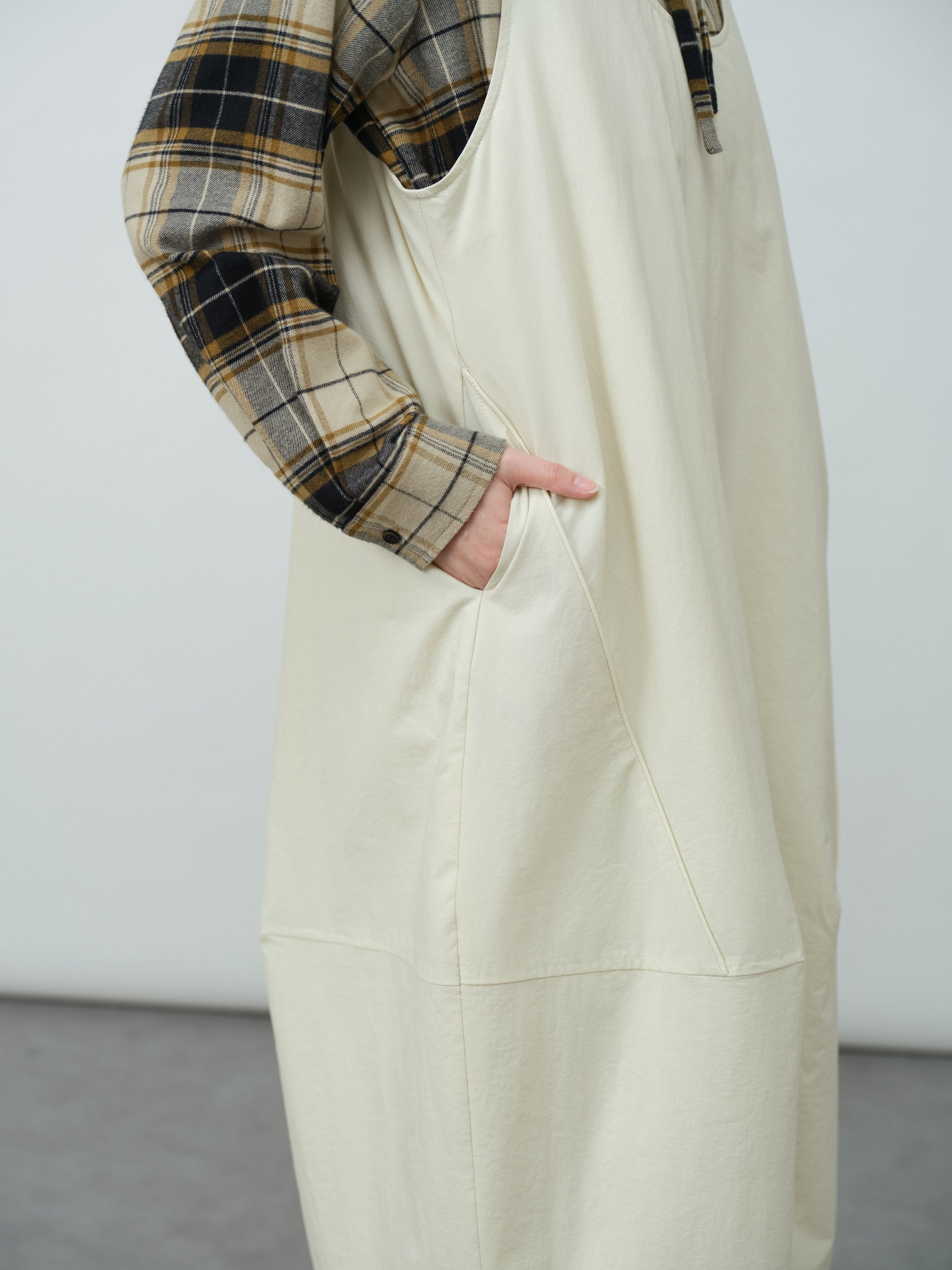 ノースリーブコクーンワンピース