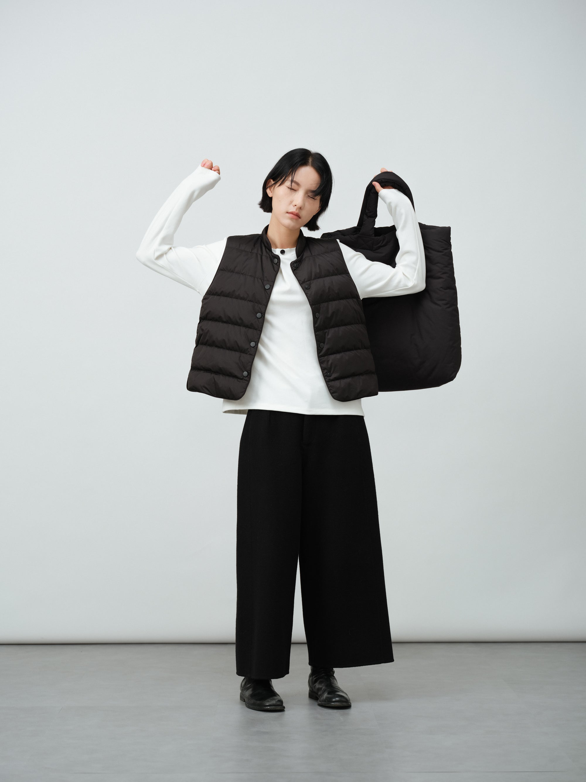 クルーネックデザインブラウス