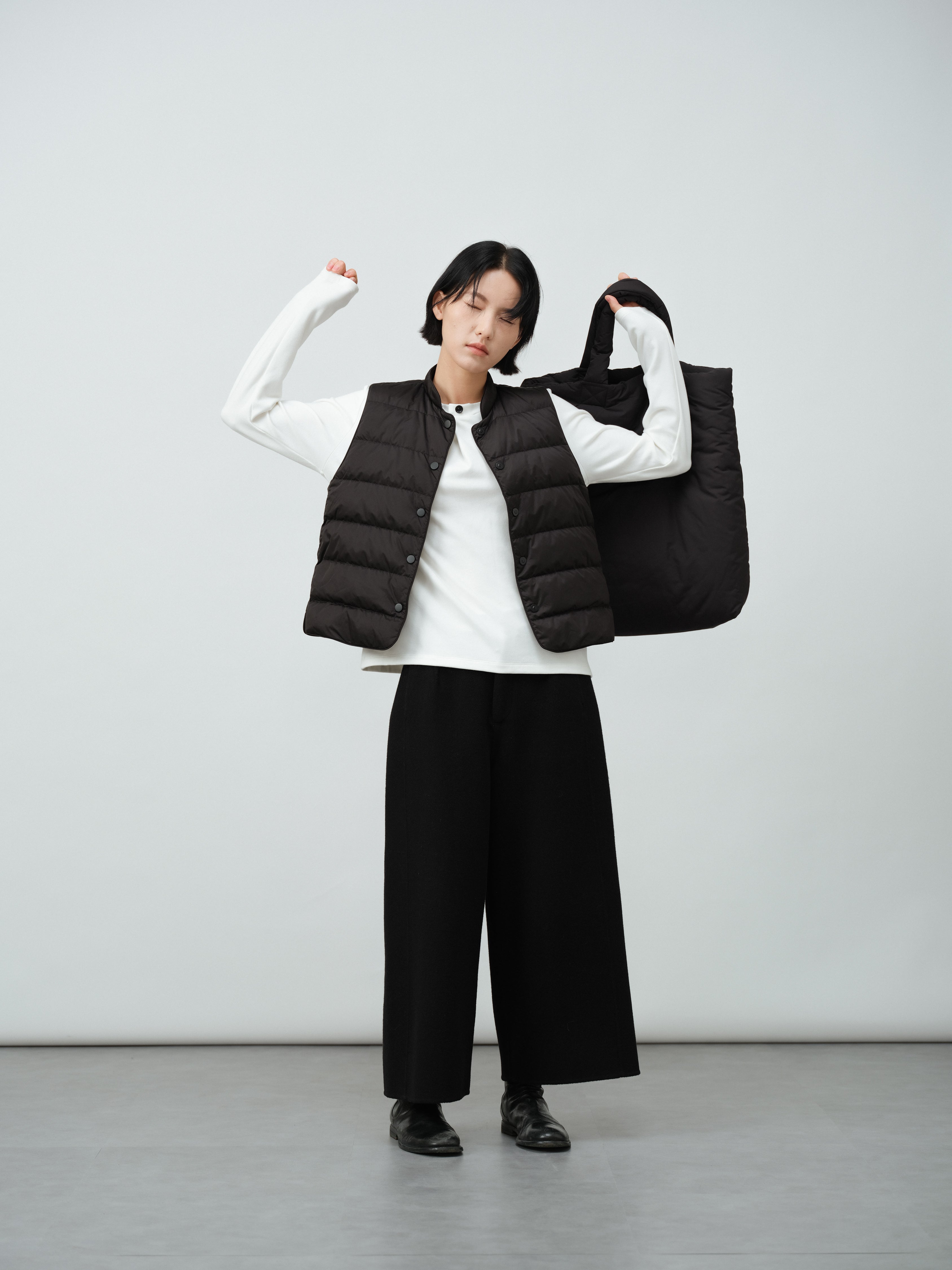 クルーネックデザインブラウス