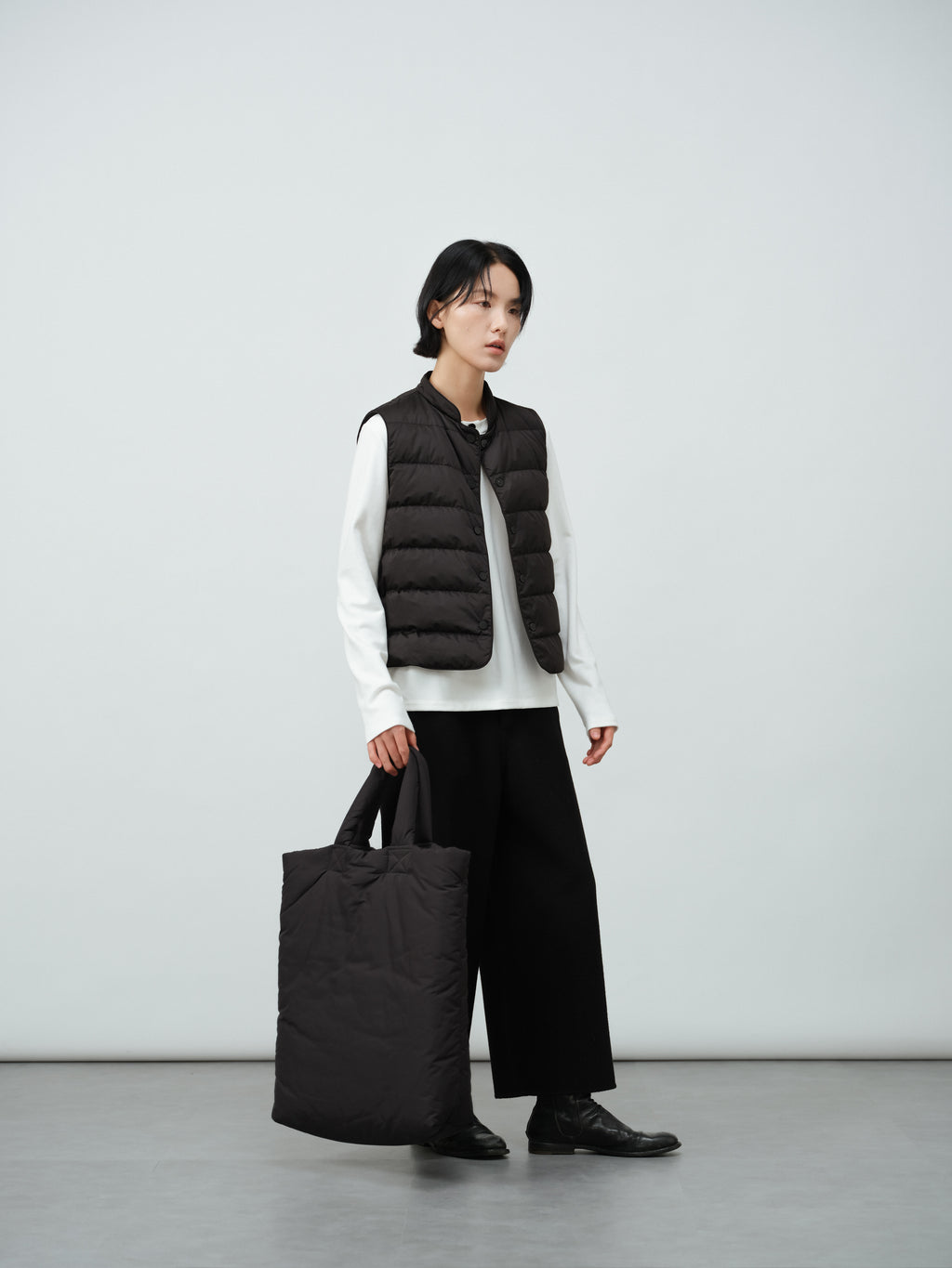 クルーネックデザインブラウス