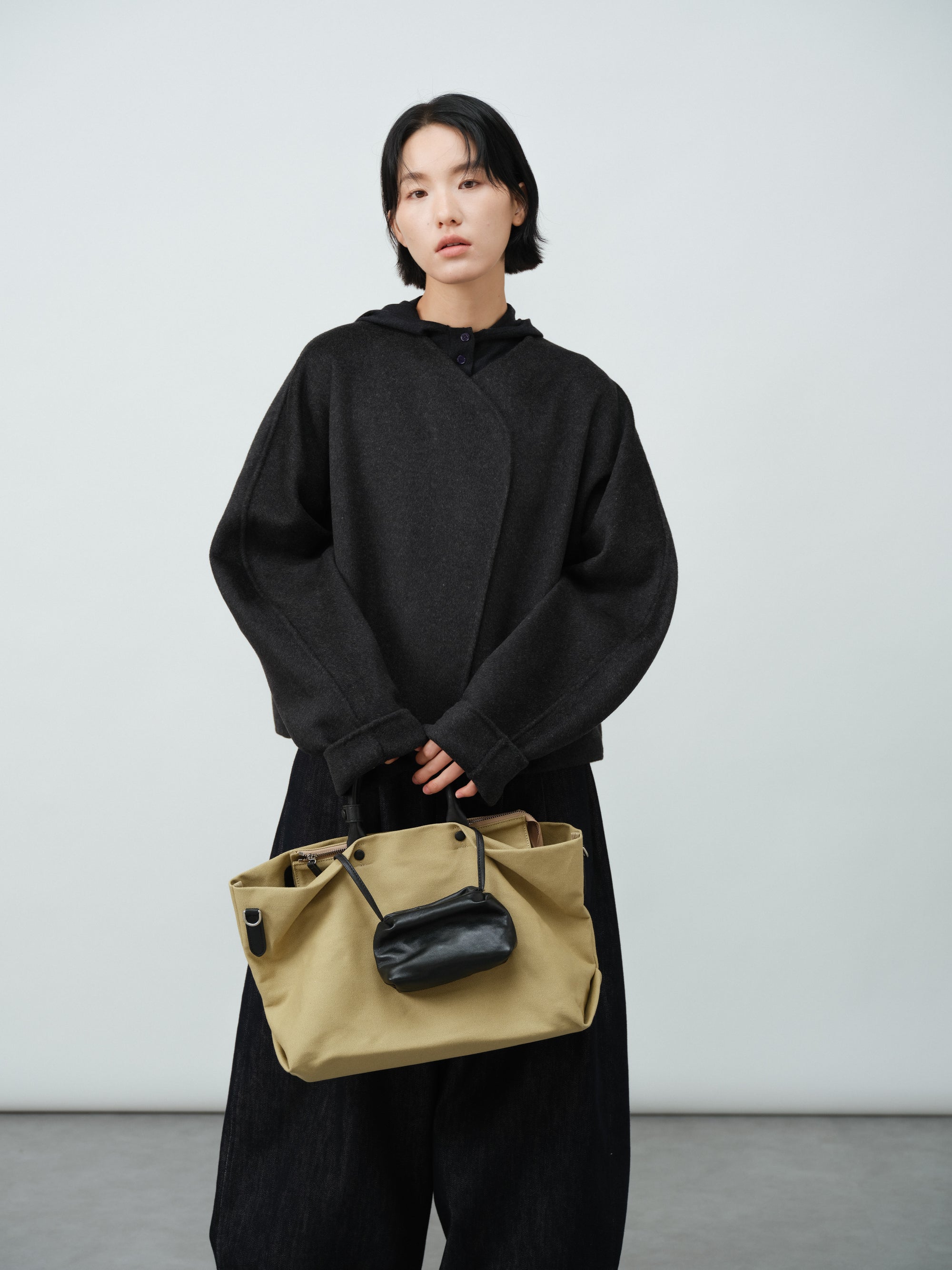 フード付きニットトップス