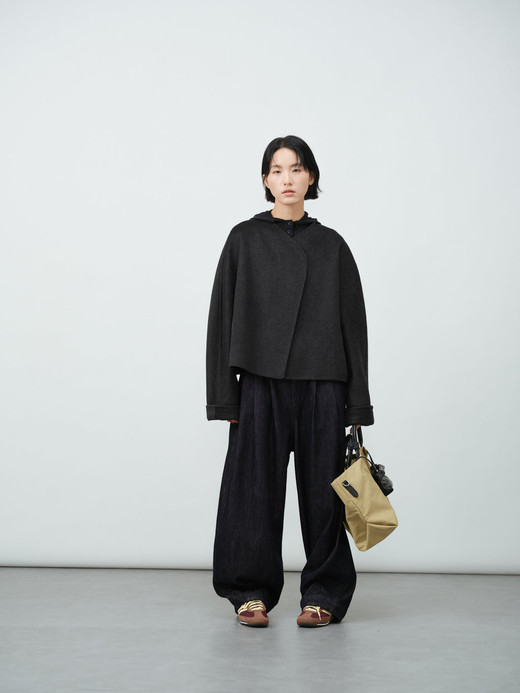 フード付きニットトップス