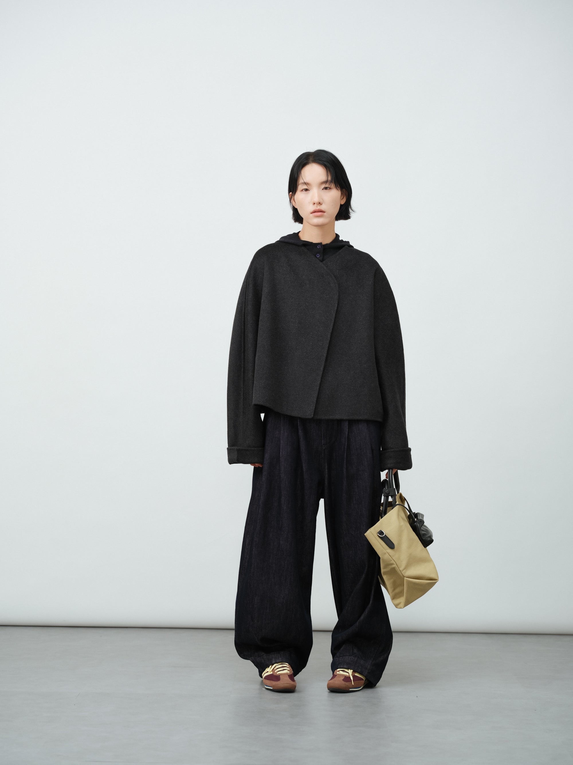 フード付きニットトップス