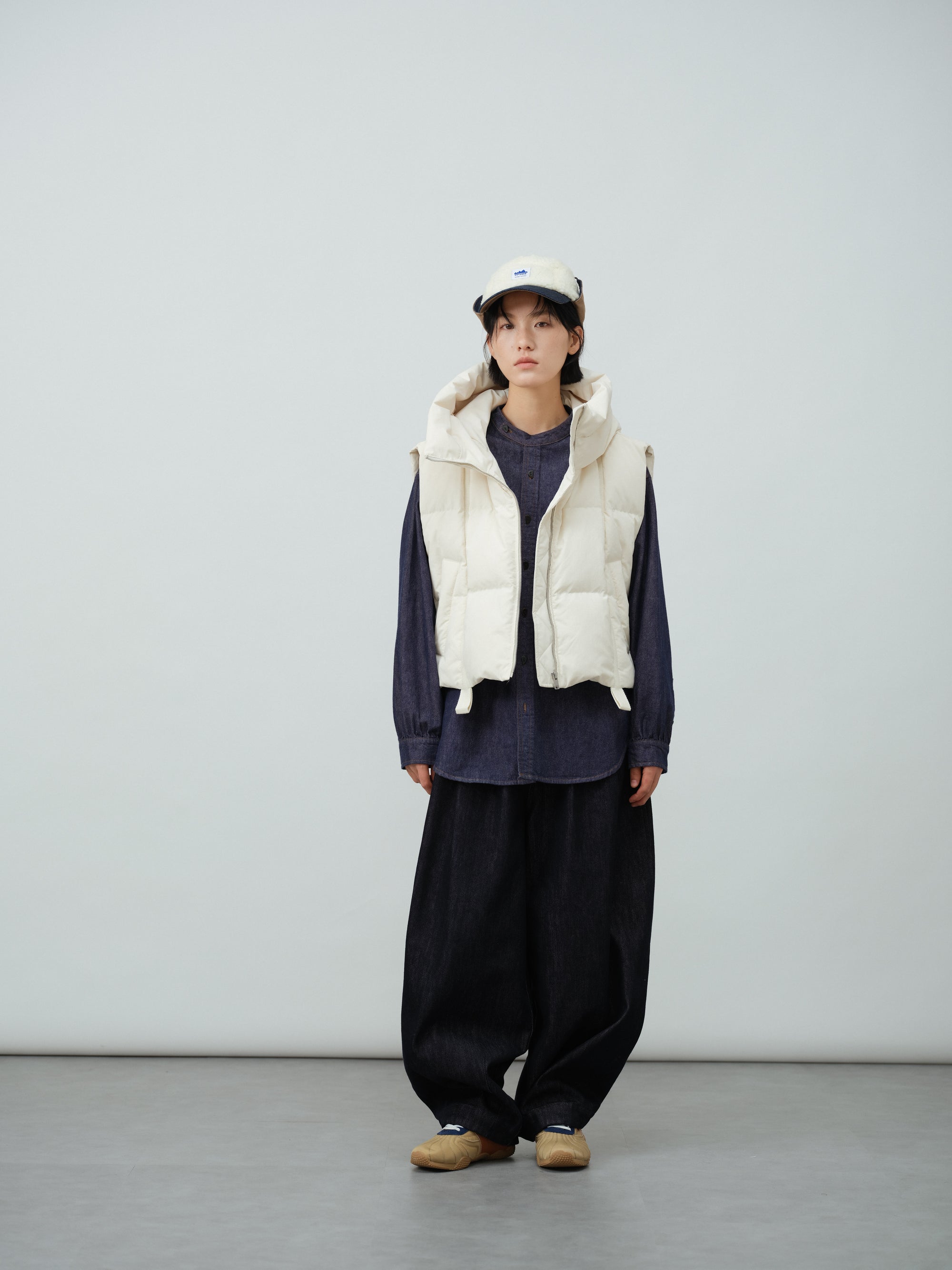 フードショートダウンベスト