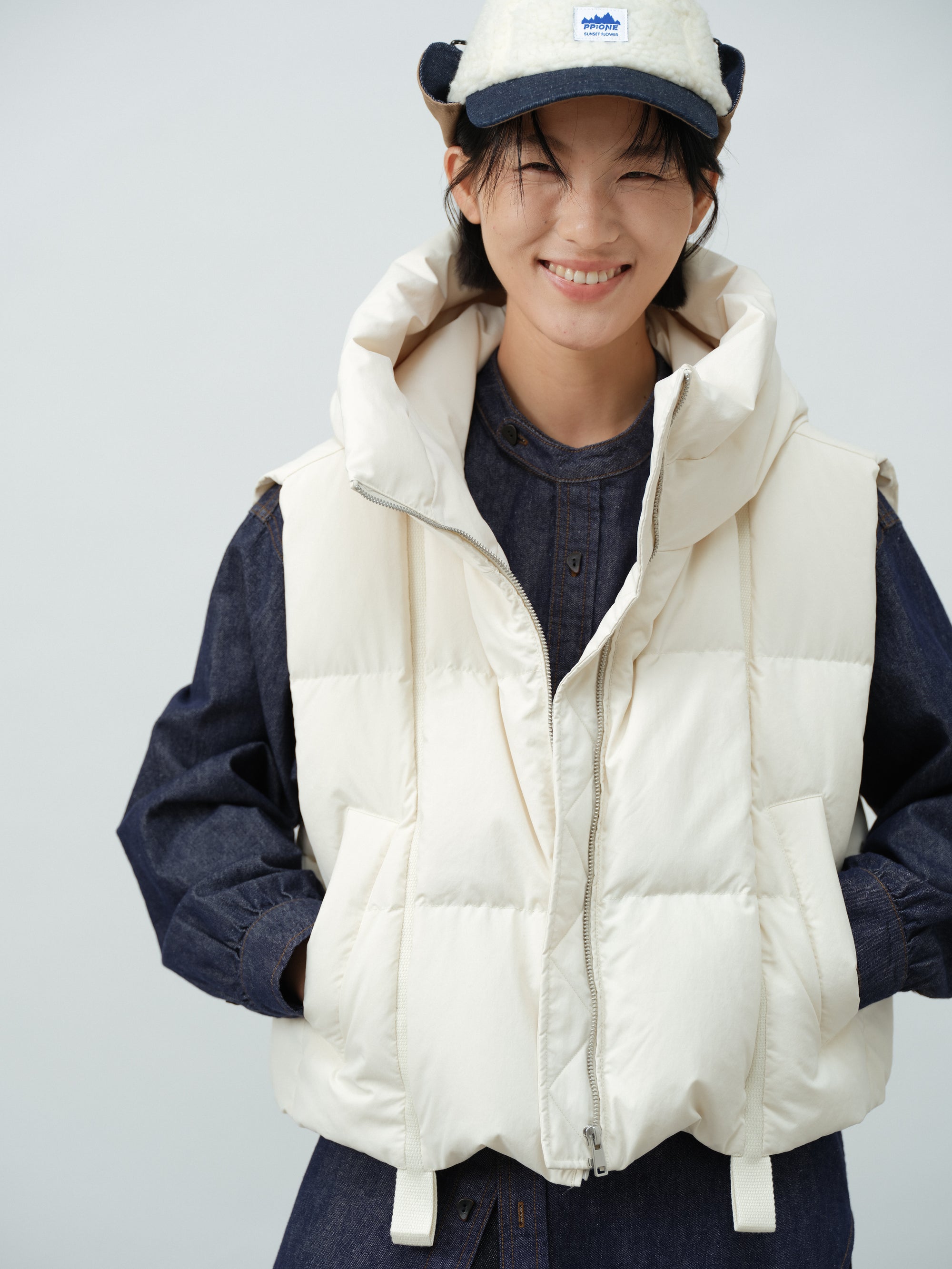 フードショートダウンベスト