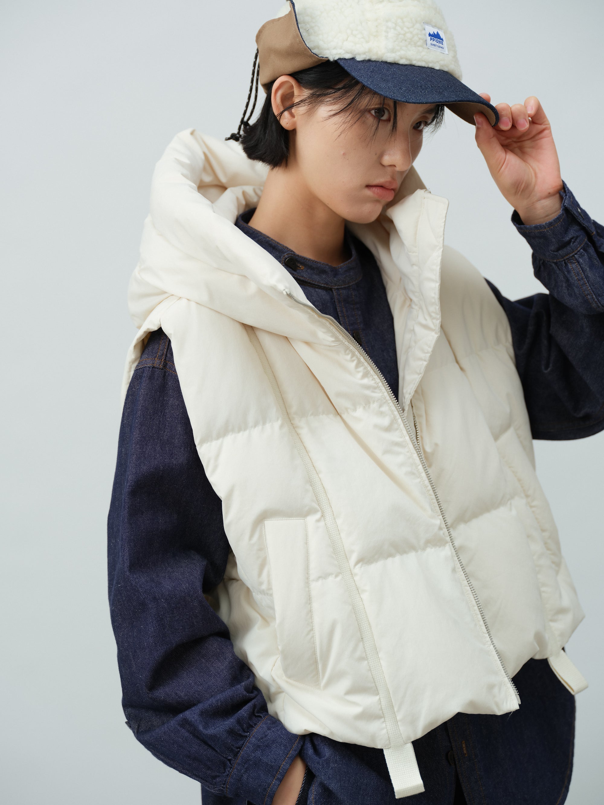 フードショートダウンベスト