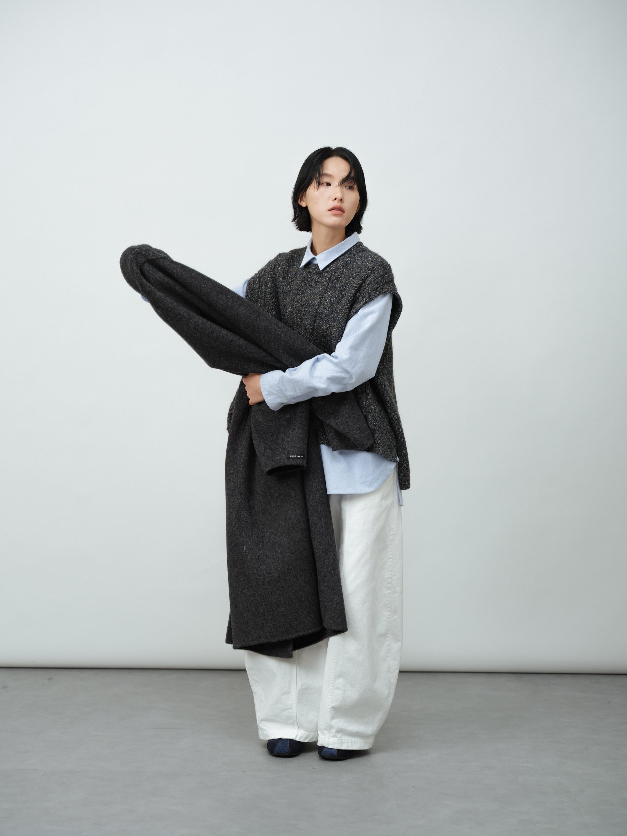 北欧風ケーブルニットベスト