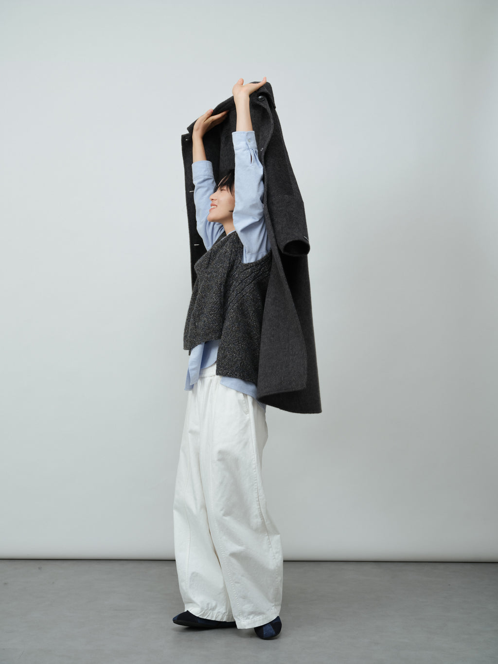 北欧風ケーブルニットベスト