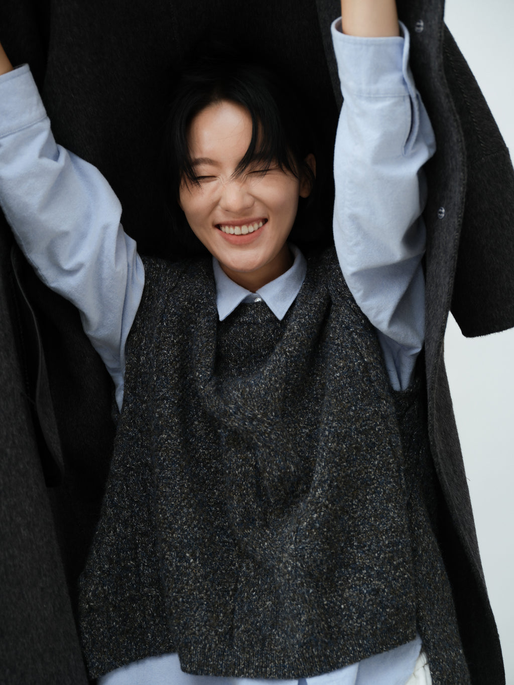 北欧風ケーブルニットベスト