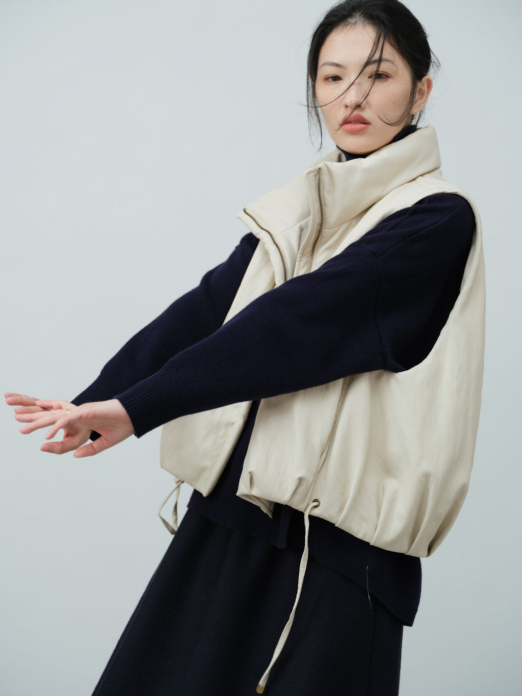 フェイクレザーダウンベスト