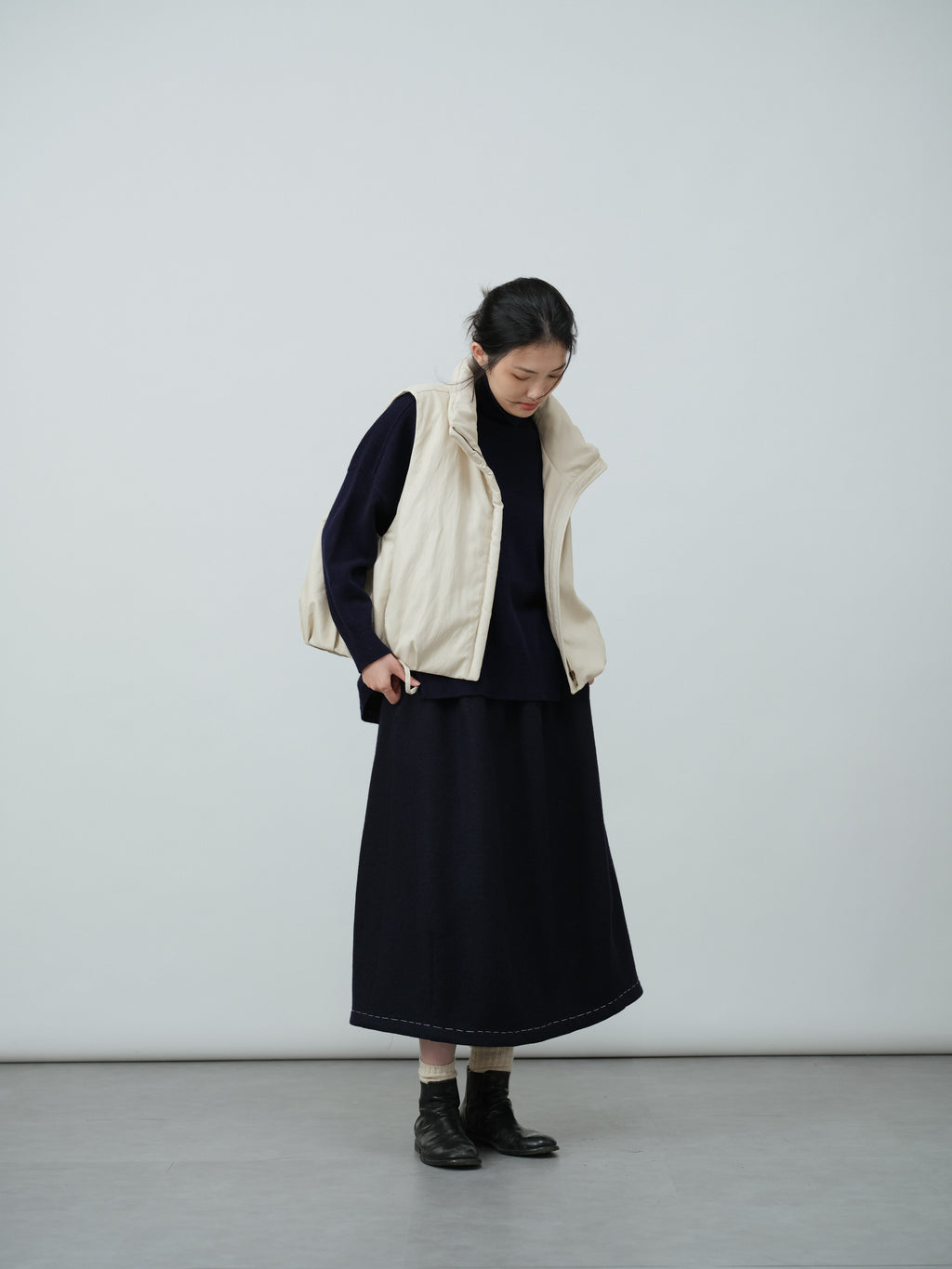 フェイクレザーダウンベスト