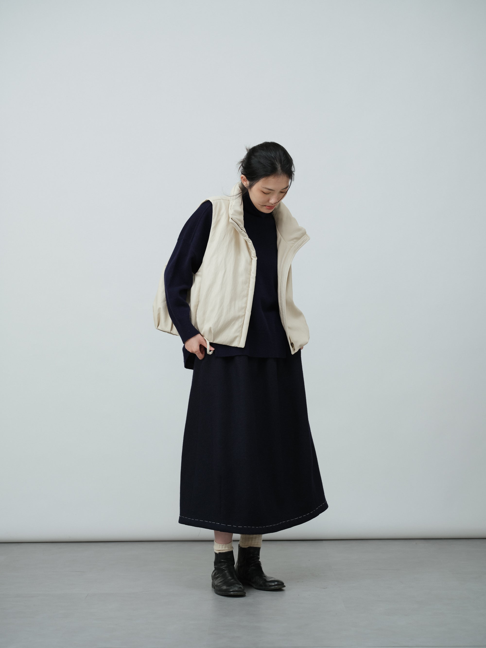 フェイクレザーダウンベスト