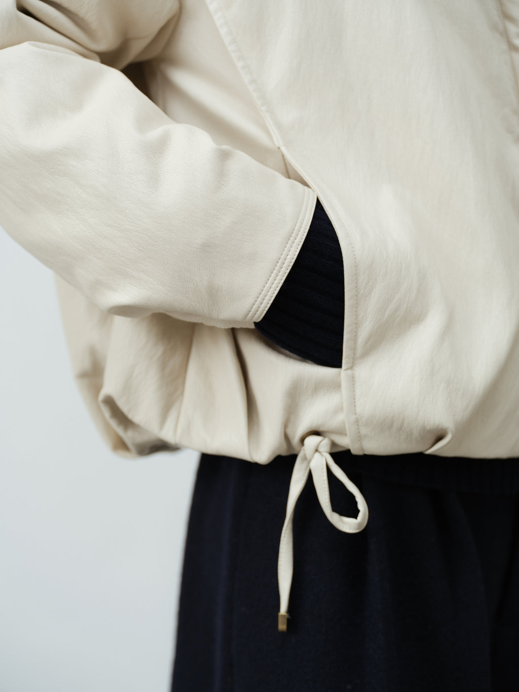 フェイクレザーショートダウン