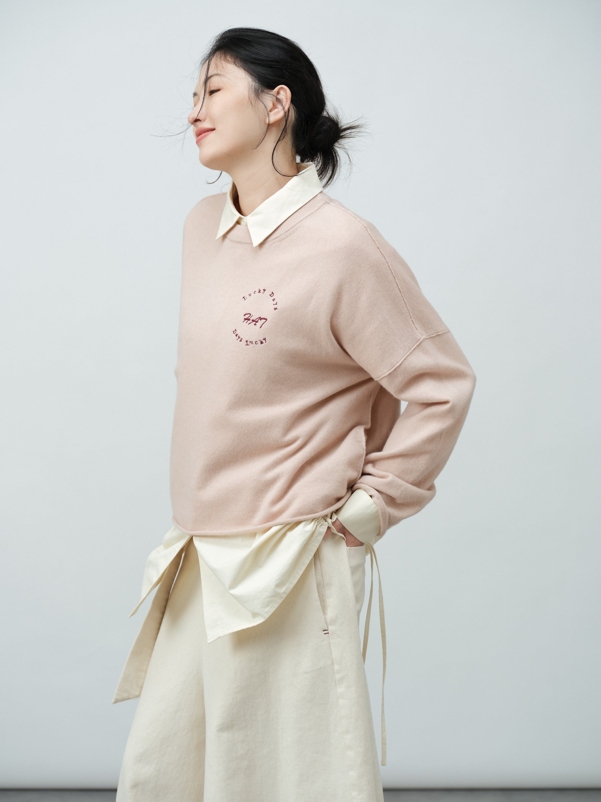 刺繍バイカラーニット