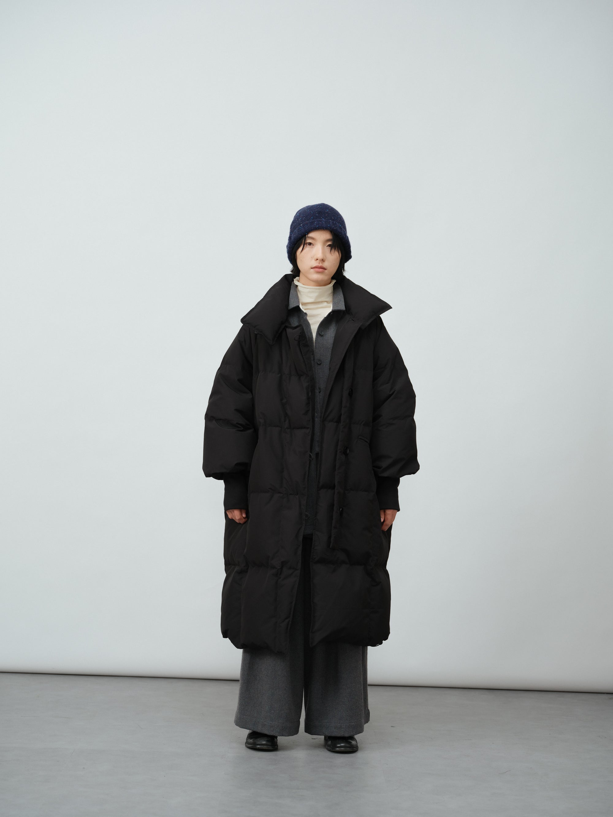 スタンドカラーダウンコート