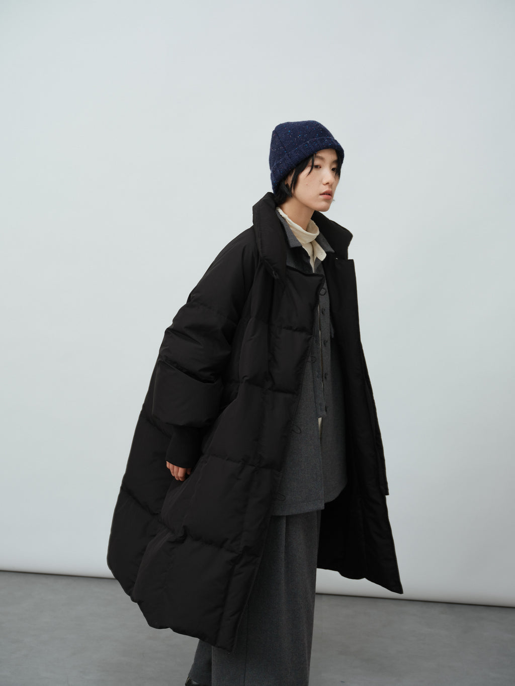 スタンドカラーダウンコート