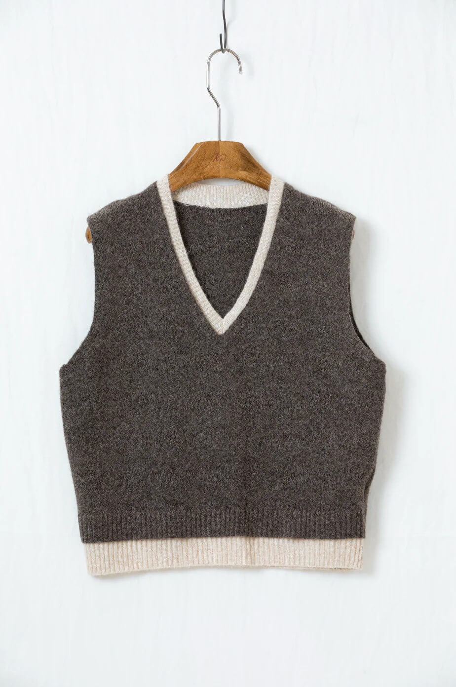 天然素材のウールニットの正しいケアの流れ｜大切なニットを長く美しく保つ