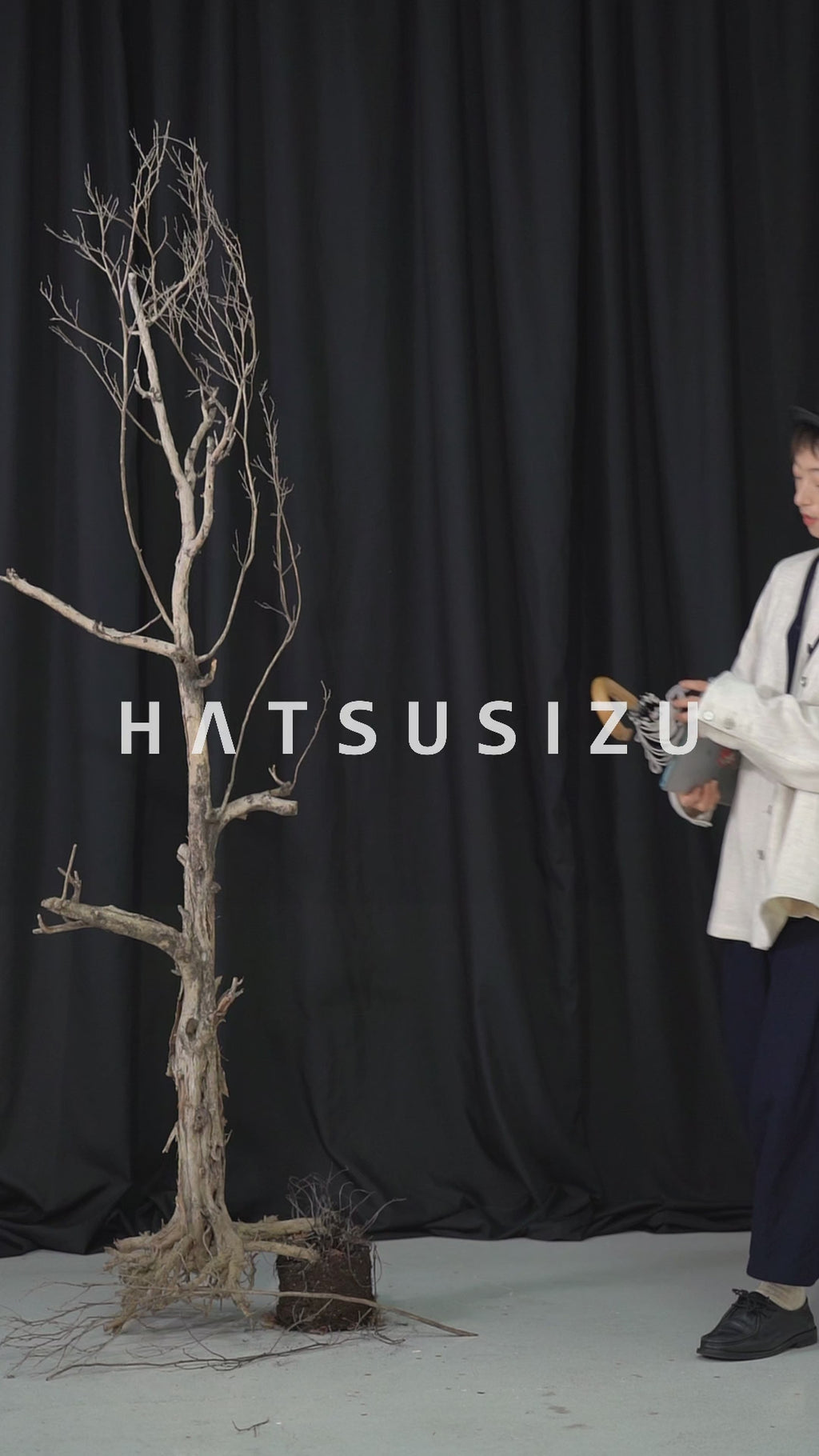 アンティーク風Vネックカーディガン