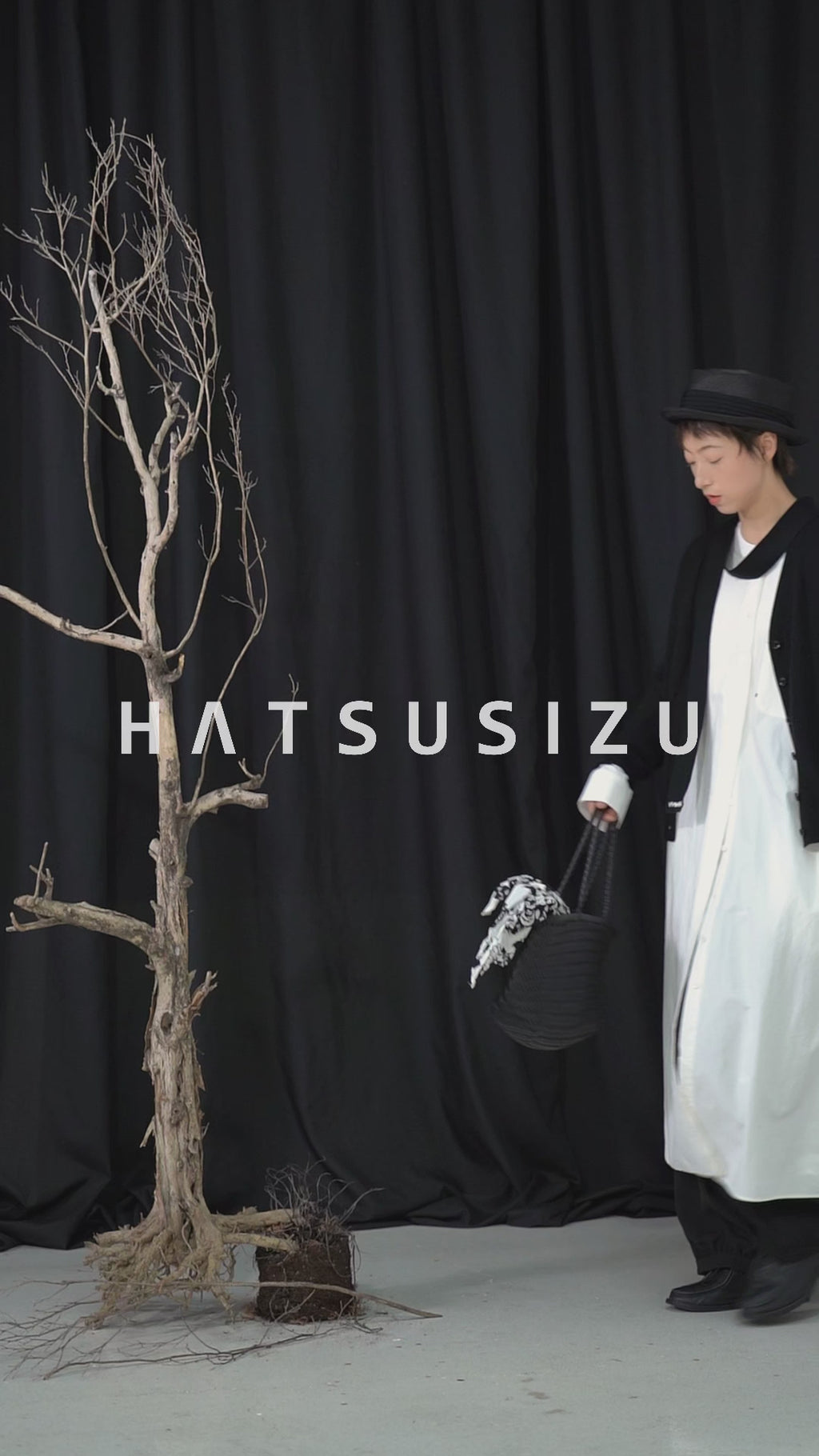 Vネックニットカーディガン