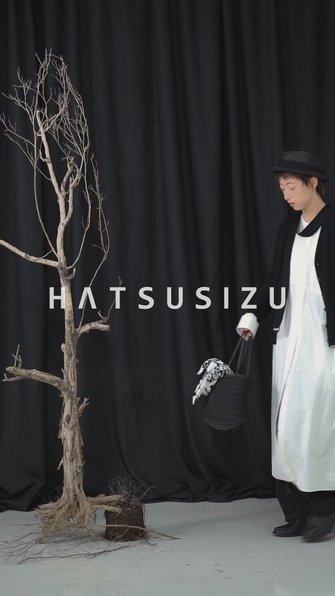 Vネックニットカーディガン