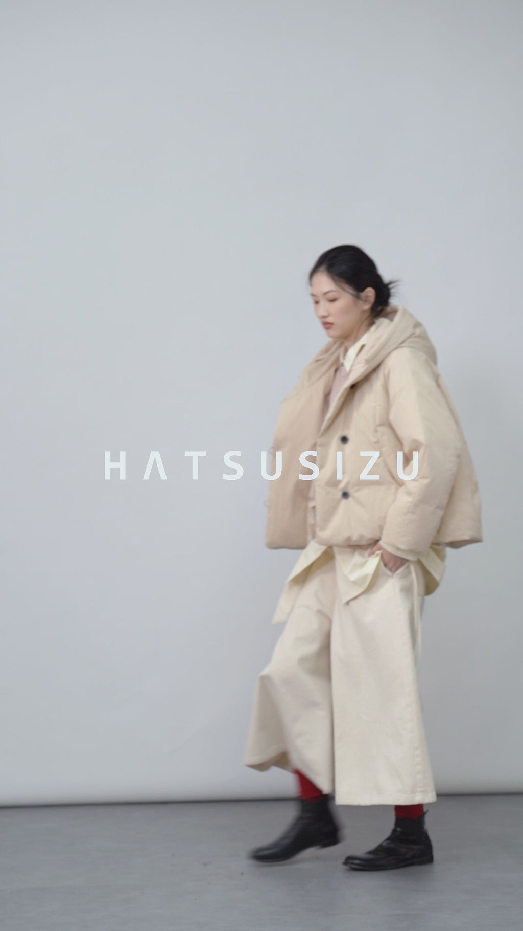 刺繍バイカラーニット