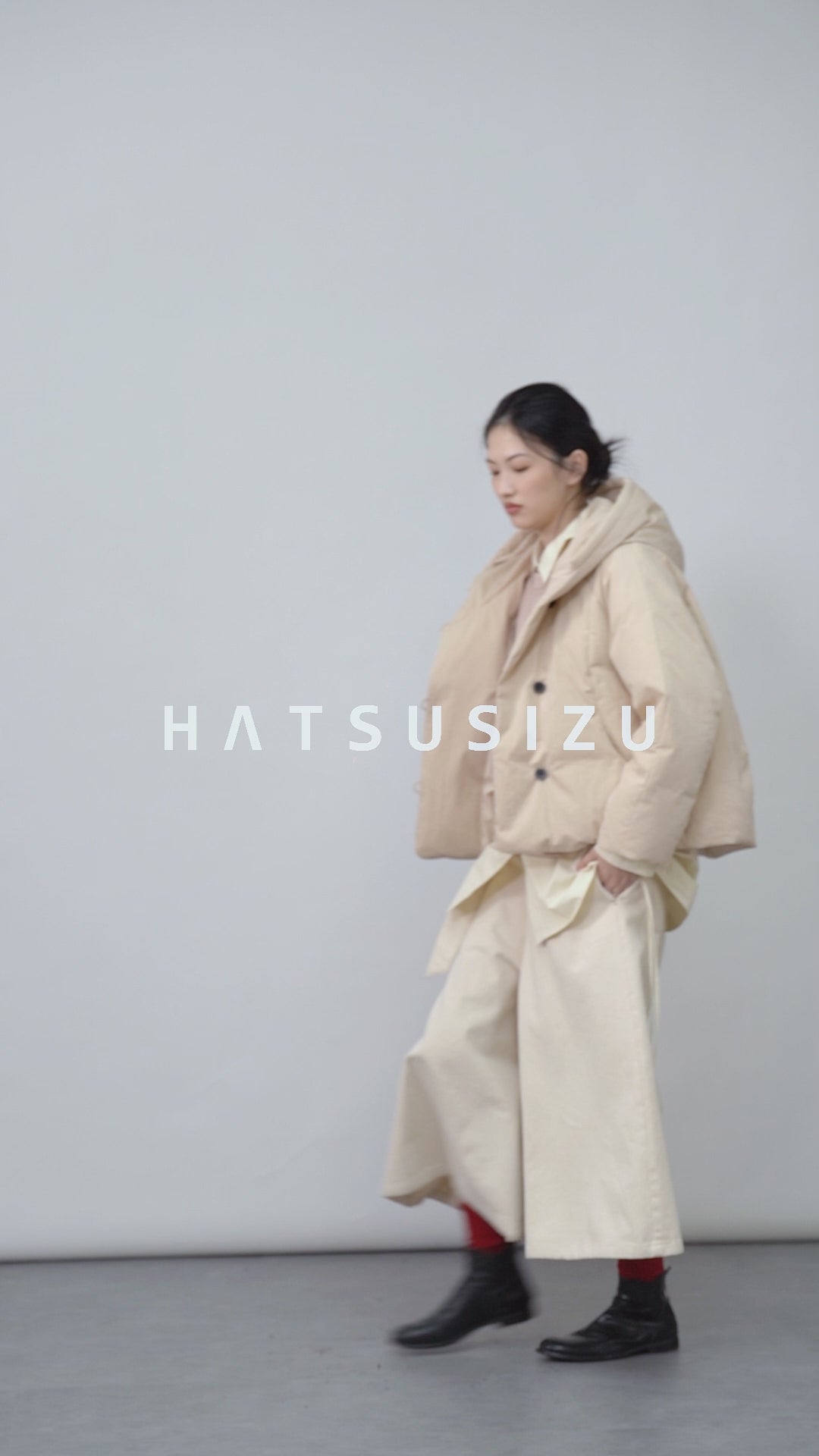 刺繍バイカラーニット