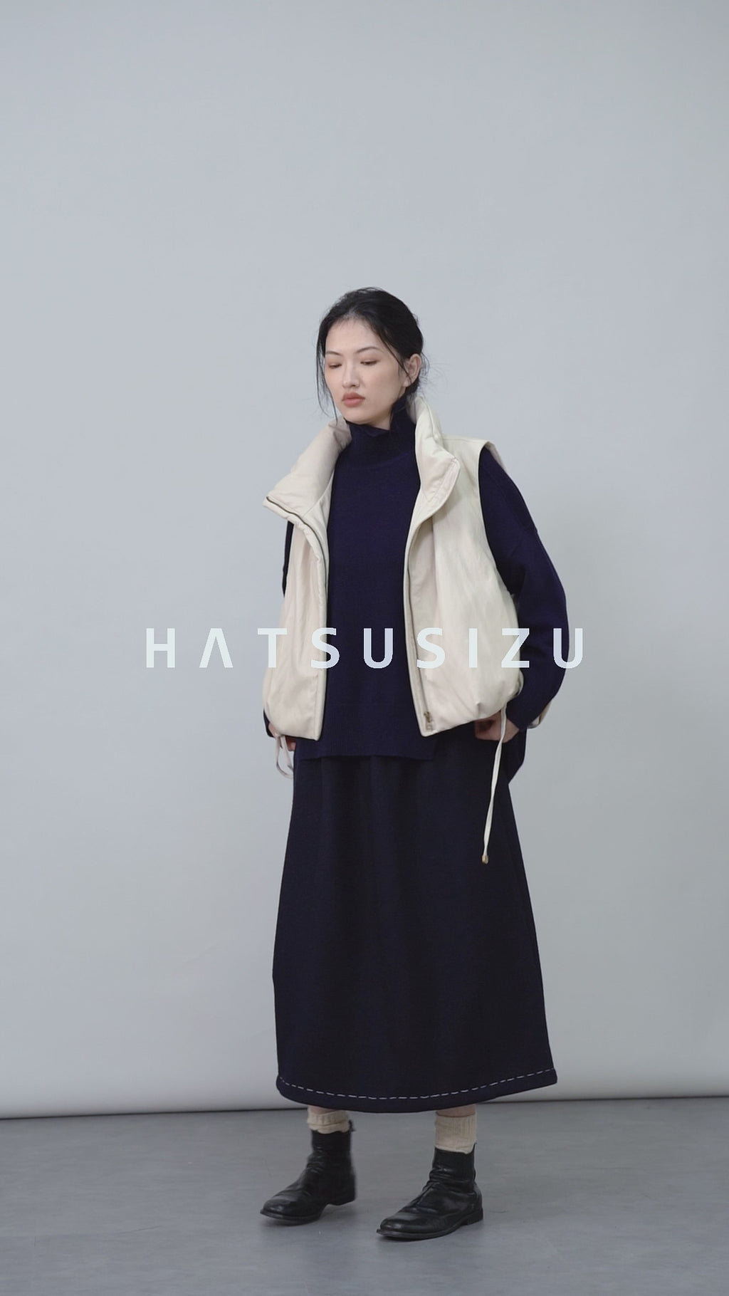 フェイクレザーダウンベスト