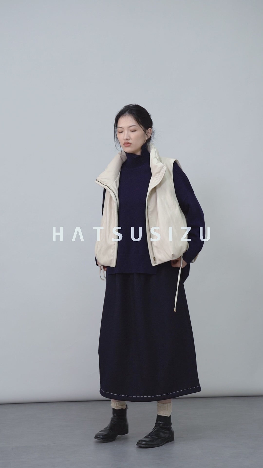 フェイクレザーダウンベスト