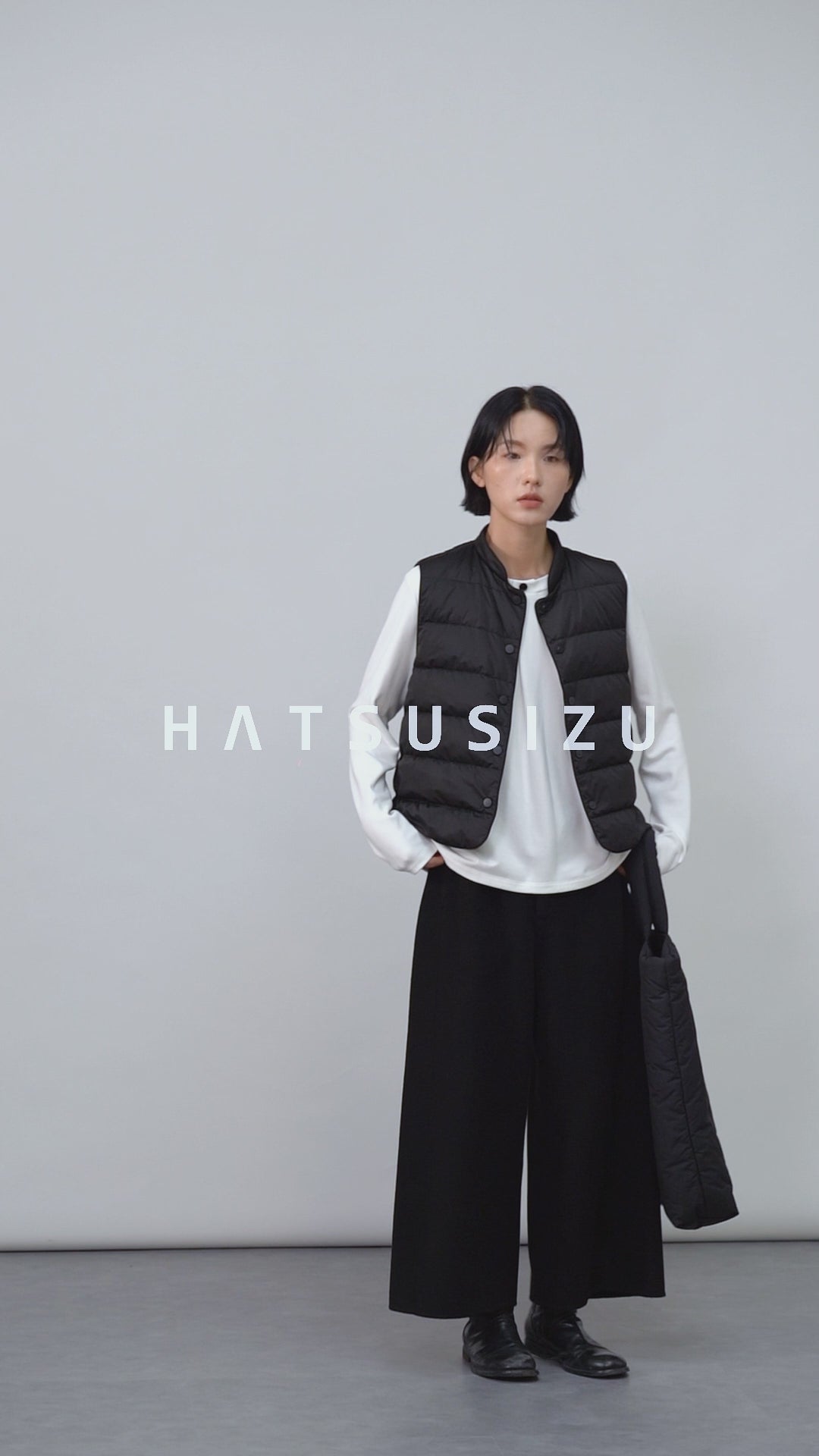 クルーネックデザインブラウス