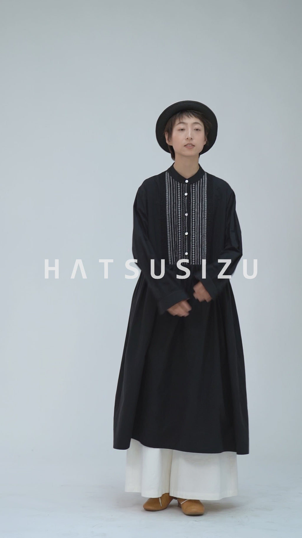 ルーズシルエット刺繍ワンピース