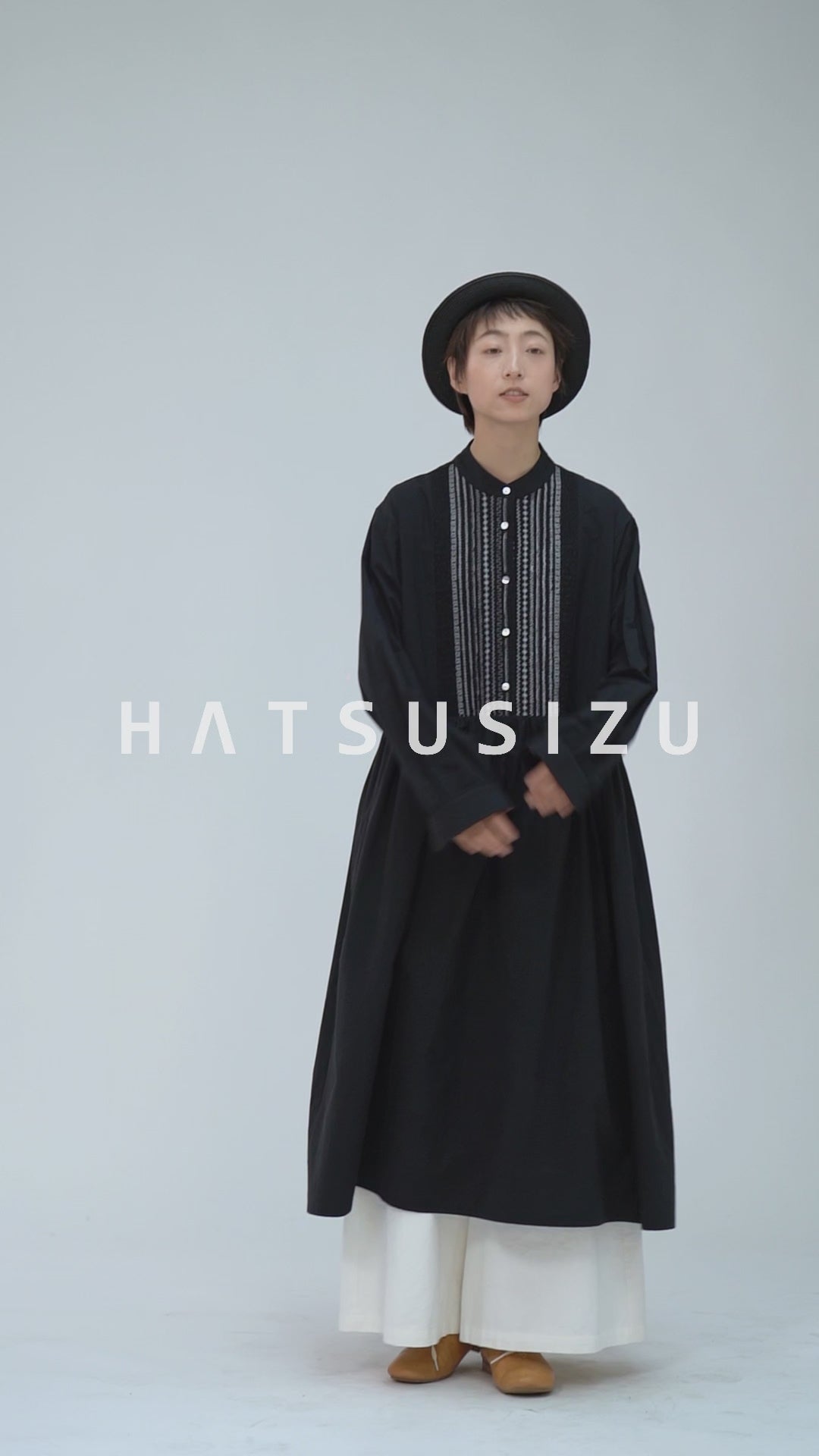 ルーズシルエット刺繍ワンピース