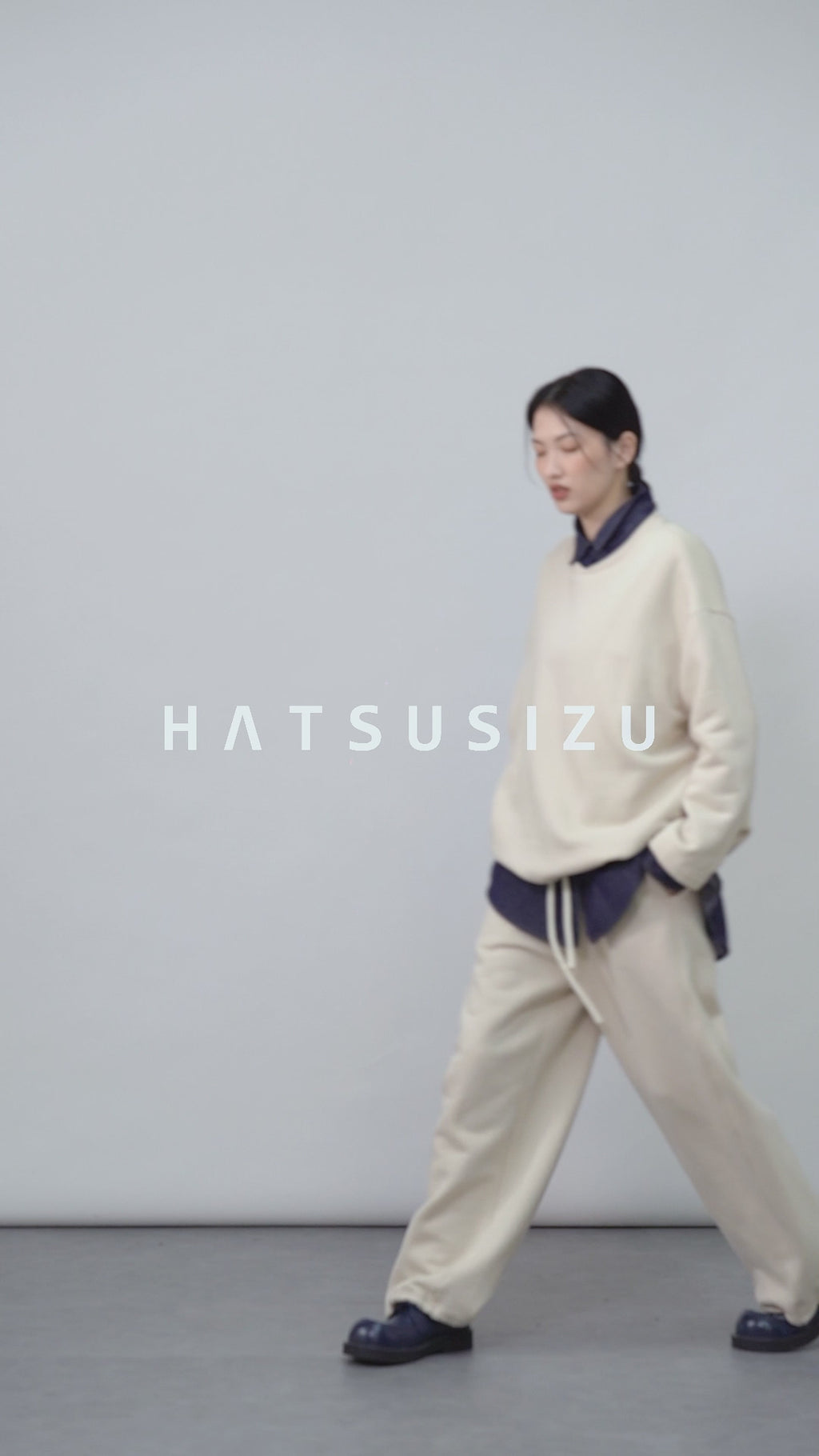 ネックカジュアルスウェット